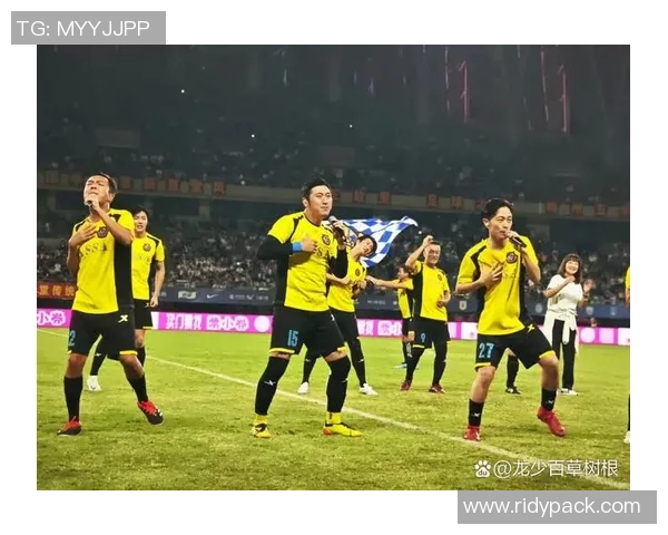 足球明星与歌手携手共创精彩视频展现激情与梦想的完美结合