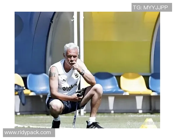 足球明星们的绯闻揭秘：从恋情到争议的背后故事与真相分析