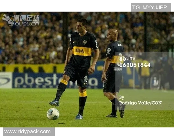 足球明星威杰卡尔的传奇之路与辉煌成就揭秘